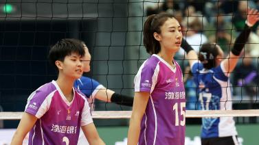 中超第18輪重慶兩江競技0-0武漢隊 互有攻守但均無力破門.